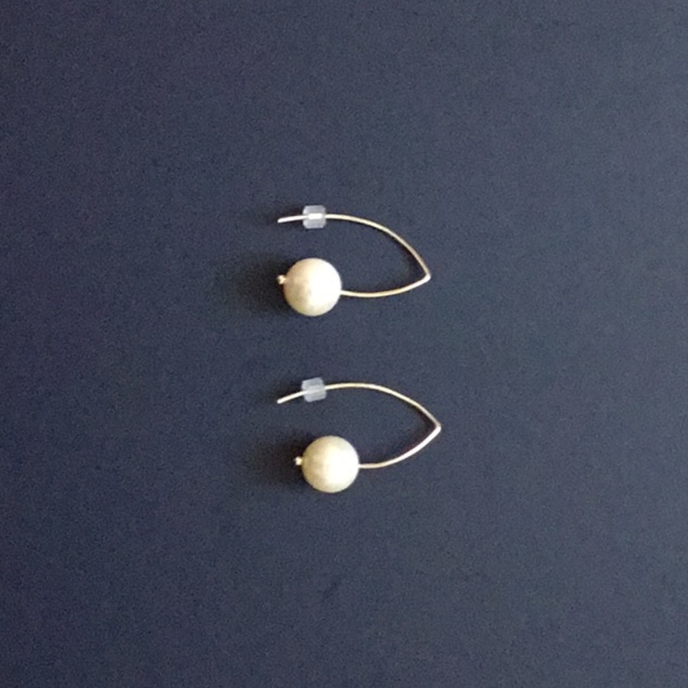 Jeff Mazza wire pearl earrings